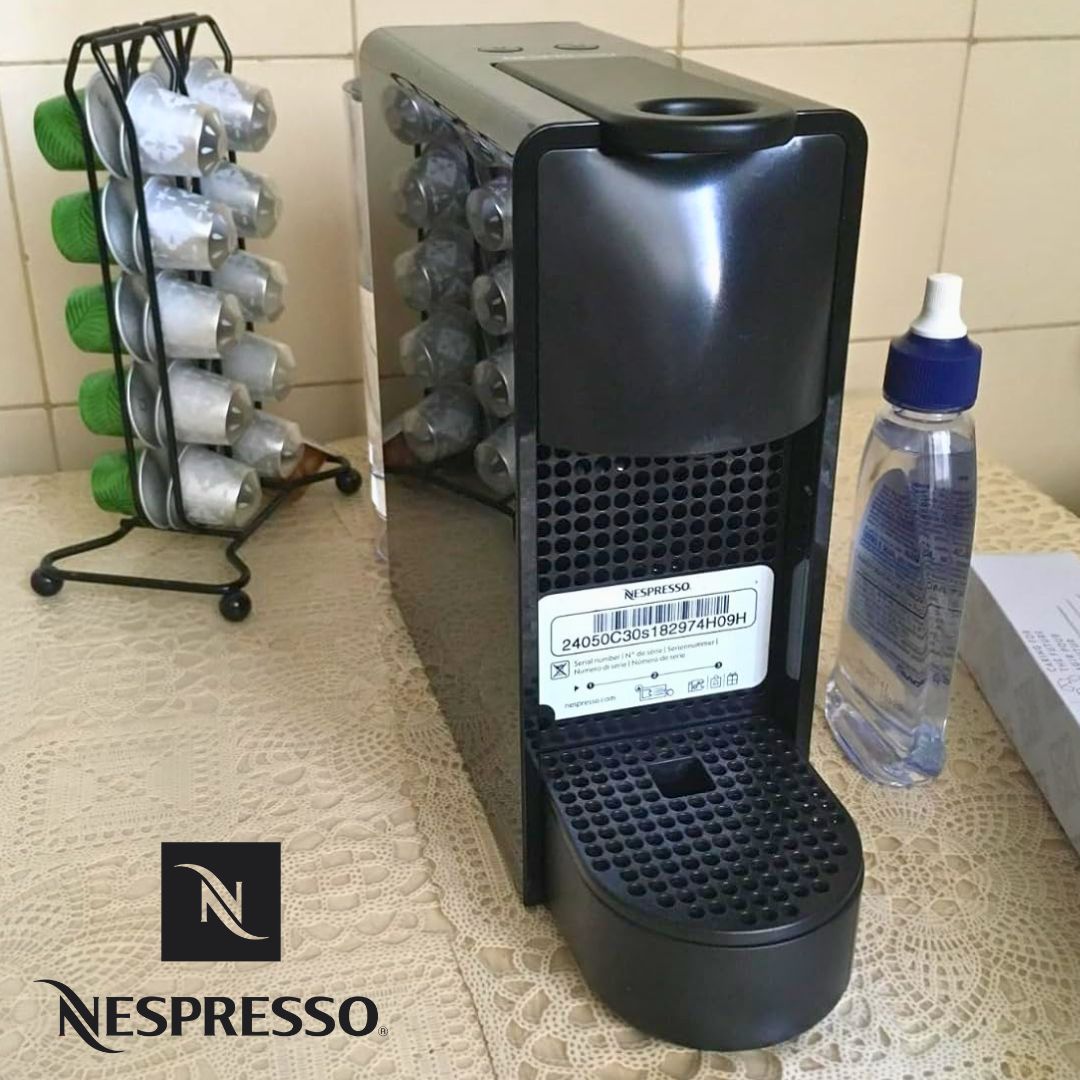 Cafeteira Espresso Nespresso Essenza Mini Preta na Amazon