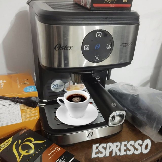 Cafeteira Espresso Oster Ocaf900 Digital na Amazon