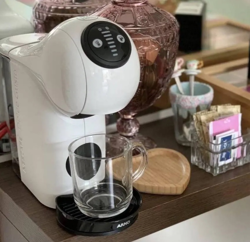 Cafeteira Expresso Nescafé Dolce Gusto, Arno, Genio S Basic DGS1 na Americanas