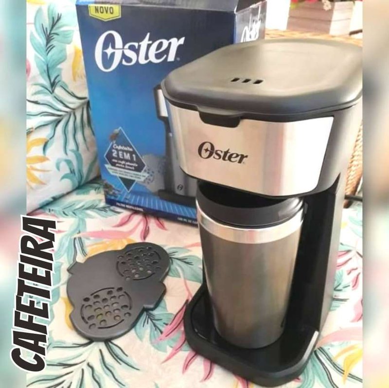 Cafeteira Oster 2Day Inox 2 em 1 com Copo Térmico, 220V, Preto/Inox, 600W, OCAF200 na Amazon
