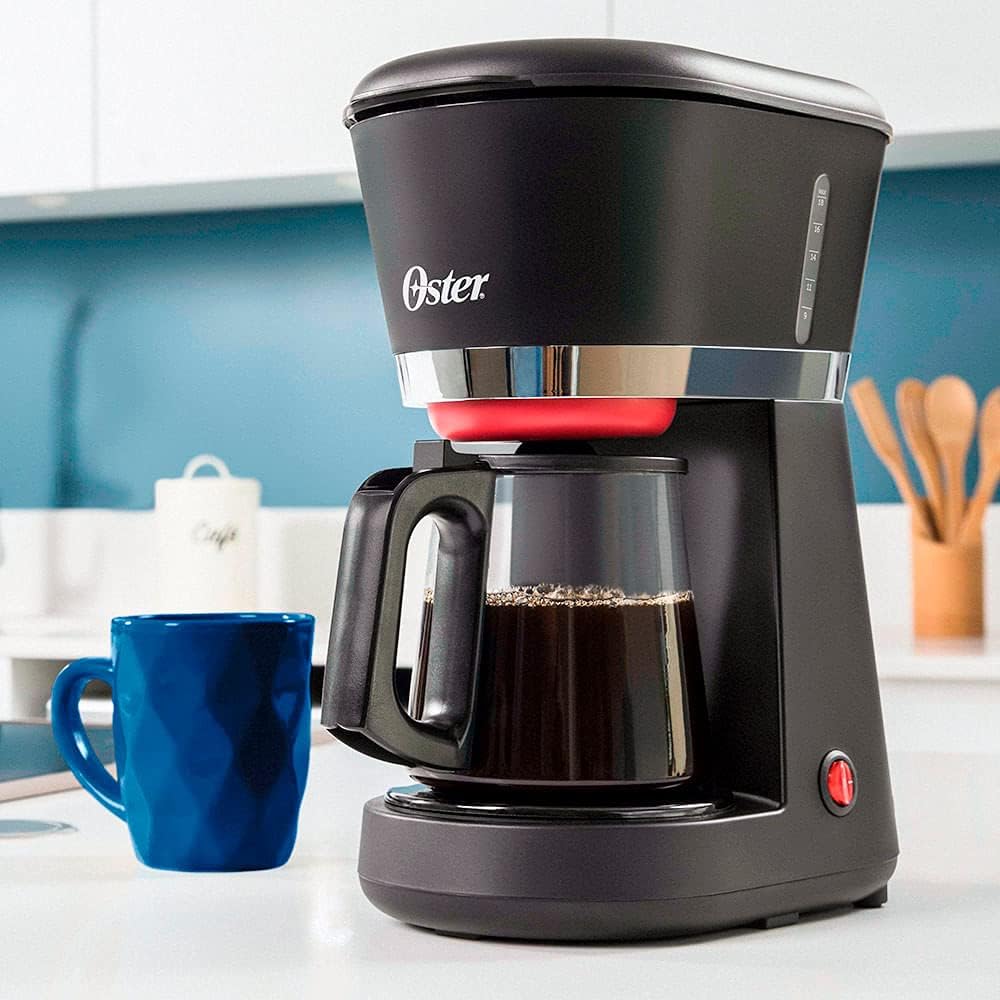 Cafeteira Oster Black com Jarra de Vidro 0,7L 127V na Amazon