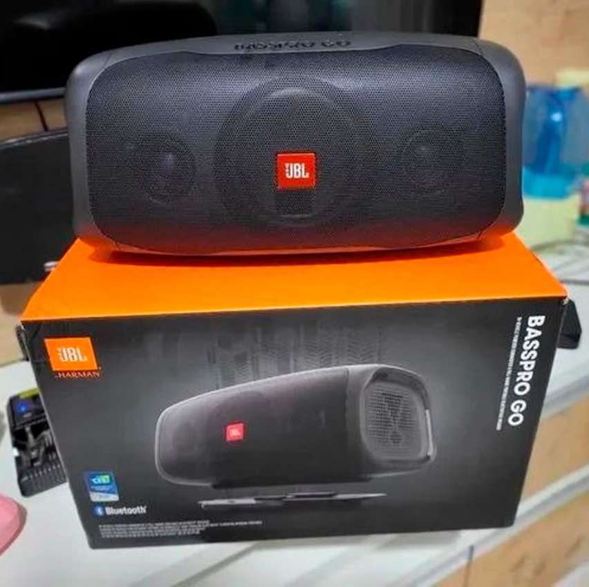 Caixa de Som JBL BassPro Go + Carregador – Harman na Magazine Luiza