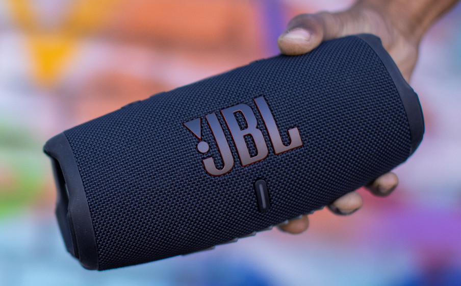 Caixa de Som JBL Charge 5, 30W RMS, Bluetooth, USB-C, Resistente à Água, Preto – 28913426 na Magazine Luiza
