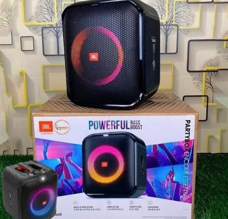 Caixa de Som JBL Partybox Encore Essential com Bluetooth e USB – 100W na Amazon