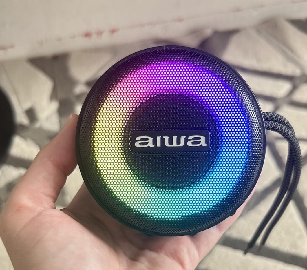 Caixa de Som Speaker, Aiwa, Bluetooth, Luzes Multicores, IP65 – AWS-SP-02 na Amazon