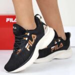Calçado para caminhada Fila Racer For All feminino na Amazon