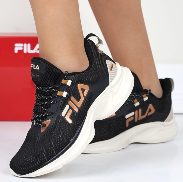 Calçado para caminhada Fila Racer For All feminino na Amazon
