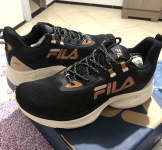 Calçado para caminhada Fila Racer For All feminino na Amazon