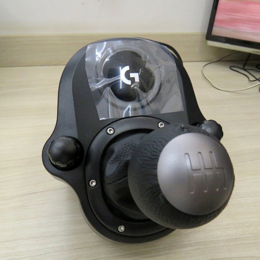 Câmbio Logitech G Driving Force, Compatível com Volantes Logitech G923, G29 e G920 para PS5, PS4, Xbox Series X e Series S, Xbox One, PC – 941-000119 na KaBuM!