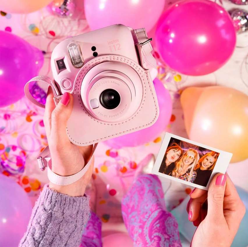 CAMERA INSTAX MINI 12 ROSA GLOSS na Amazon