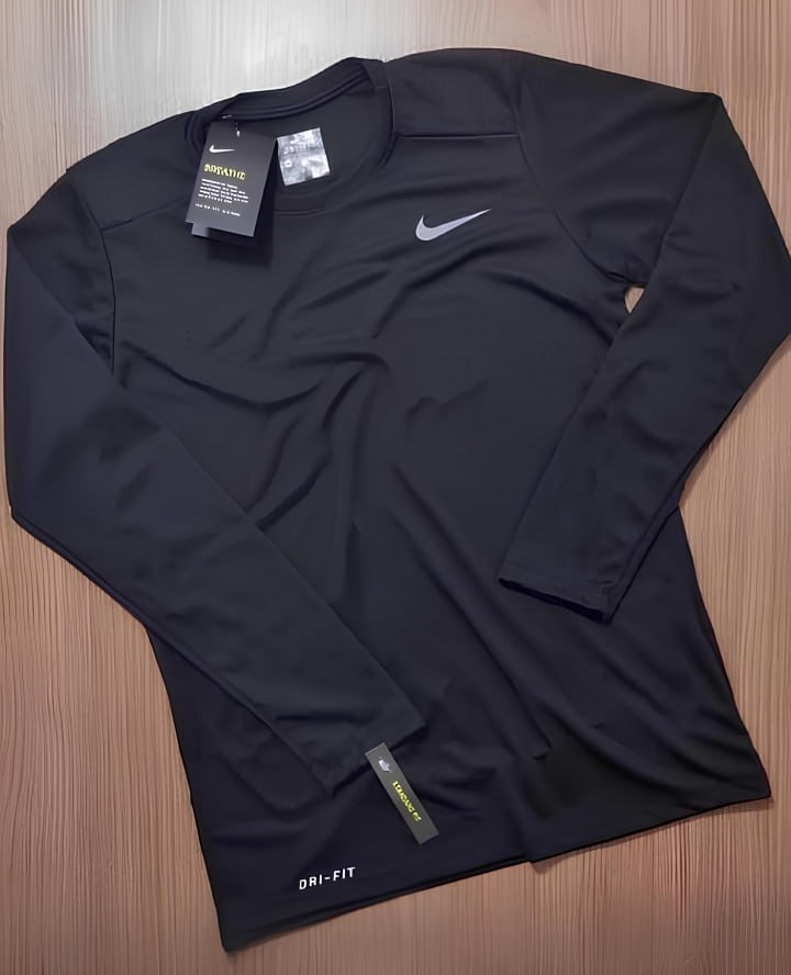 Camiseta Nike Dri-FIT Legend Masculina na Dafiti