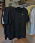 Camiseta Nike Dri-FIT UV Miler Masculina – Preto na Netshoes