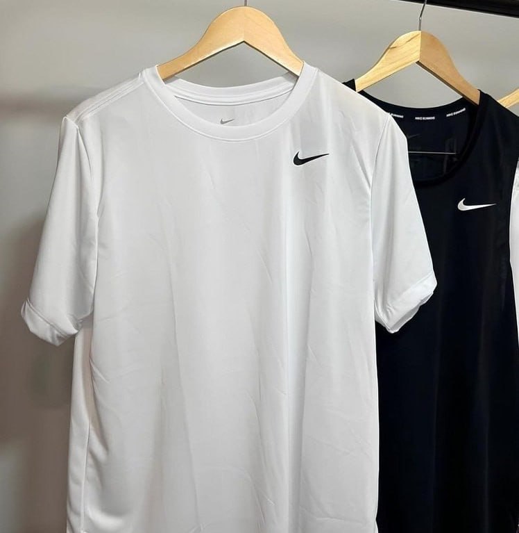 Camiseta Nike Manga Curta Dri-Fit Tee Legend – Masculina na Centauro