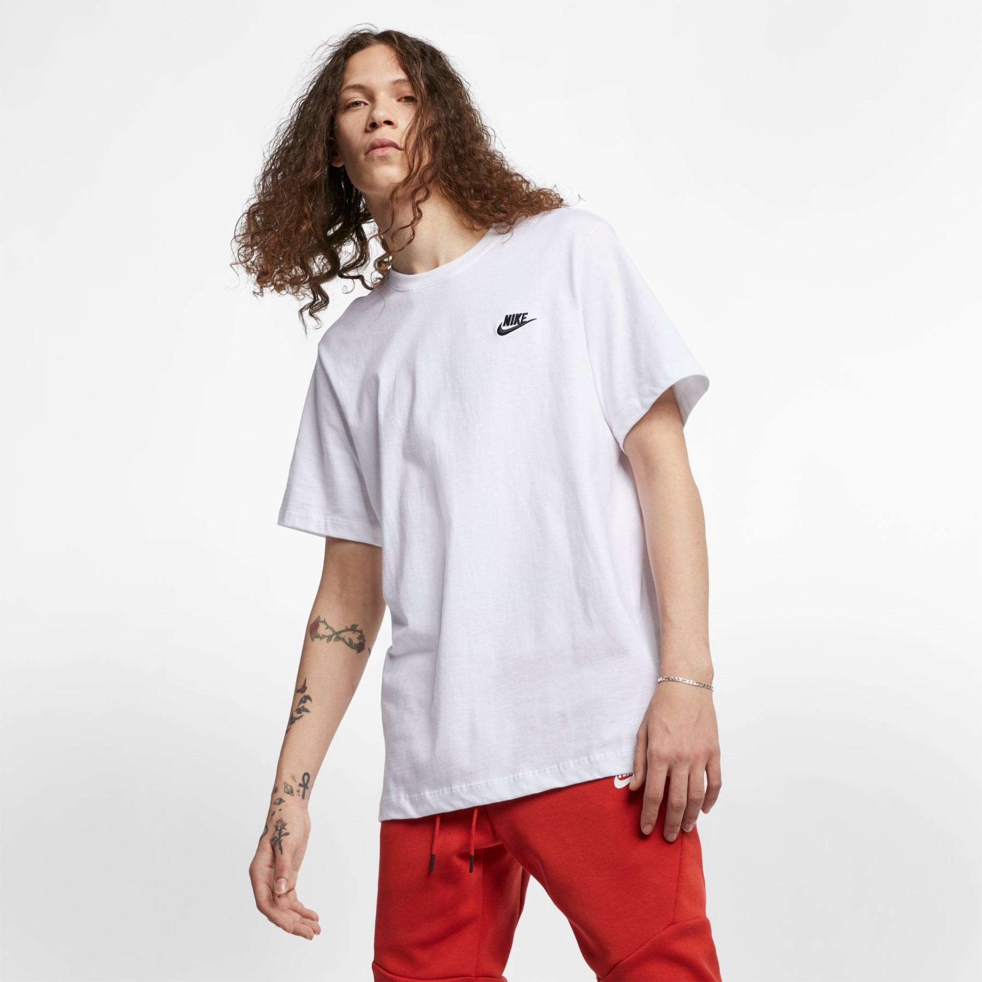 Camiseta Nike Sportswear Club Masculina na Nike