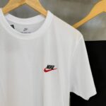 Camiseta Nike Sportswear Club Masculina na Nike