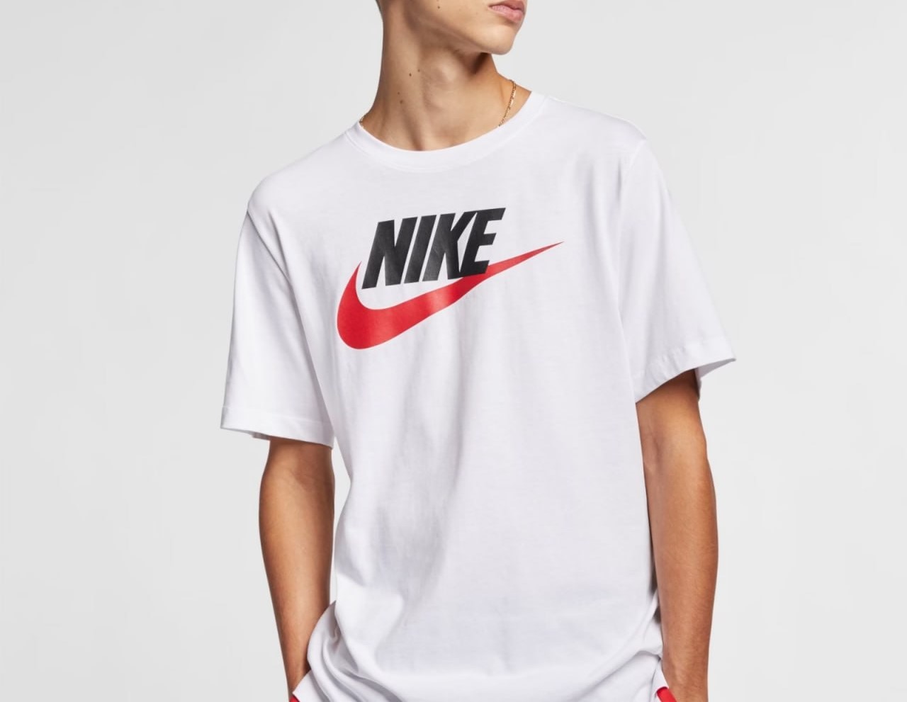 Camiseta Nike Sportswear Icon Futura Masculina na Nike