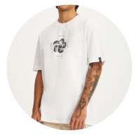 Camiseta Relaxed Com Estampa De Flor Hibisco E Lettering Branco Neve na Lojas Renner