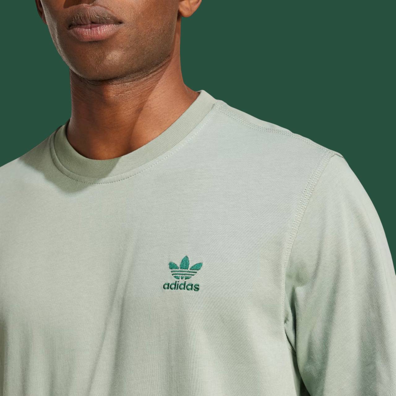 Camiseta Trefoil Essentials na Adidas