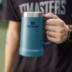 Caneca térmica de cerveja Stanley|0,709L na Amazon