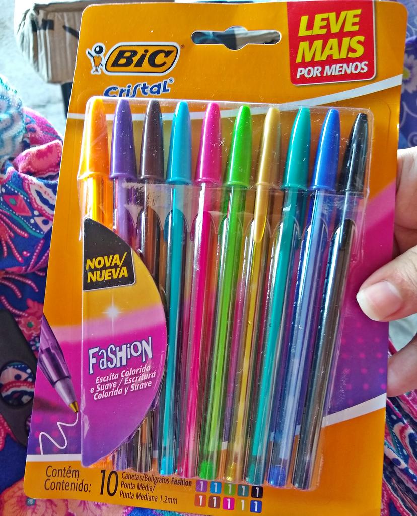 Caneta Esferográfica BIC Cristal Fashion, 10 Cores Vibrantes, Ponta Média de 1.2mm, 930813, Blister 1 Unidade na Amazon