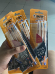 Caneta Esferográfica BIC Cristal Precisão, c/ 1 Azul + 1 Preta + 1 Vermelha, Ponta Fina de 0.8mm, 835240 na Amazon