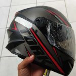 Capacete Moto R8 Pro Tork Fechado 58 Preto/Vermelho Viseira Fumê na Amazon