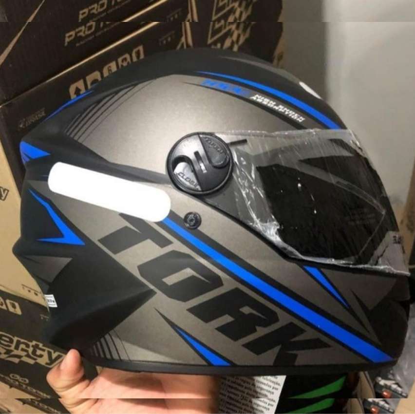 Capacete Moto R8 Pro Tork Fechado 60 Preto/Azul Claro Viseira Fumê na Amazon