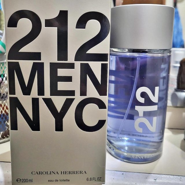 Carolina Herrera 212 NYC Men EDT 200ml para masculino na Mercado Livre