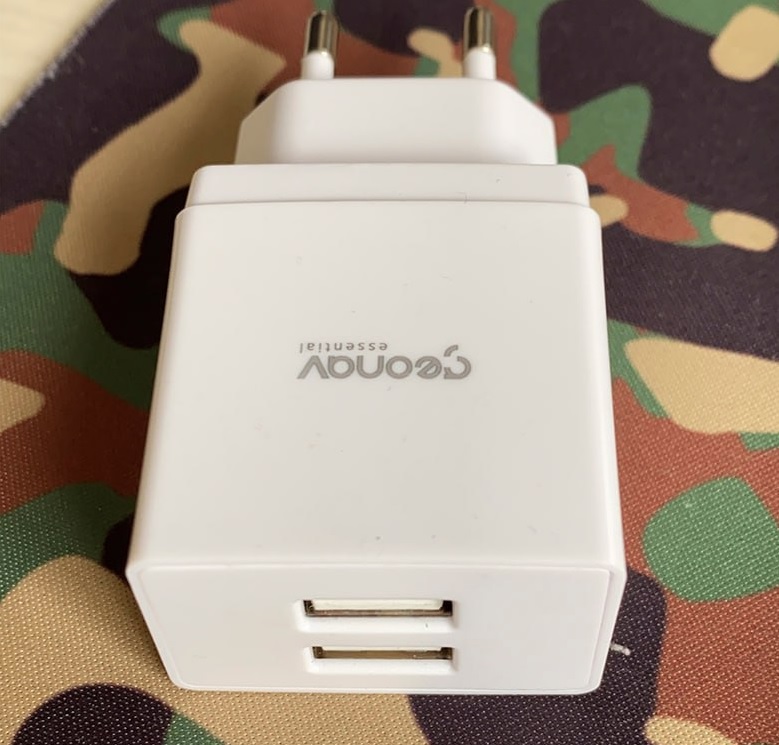 Carregador de Parede universal 2.1A, 2 portas USB, Bivolt, Preto, ESACB2, Geonav na Amazon