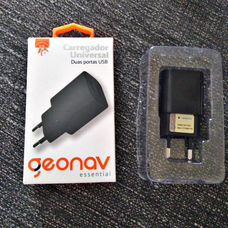 Carregador de Parede universal 2.1A, 2 portas USB, Bivolt, Preto, ESACB2, Geonav na Amazon