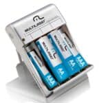 Carregador de Pilhas AA/AAA com 2 Pilhas AA 2500mAh e 2 Pilhas AAA 1000mAh, Multilaser - CB045 na Amazon