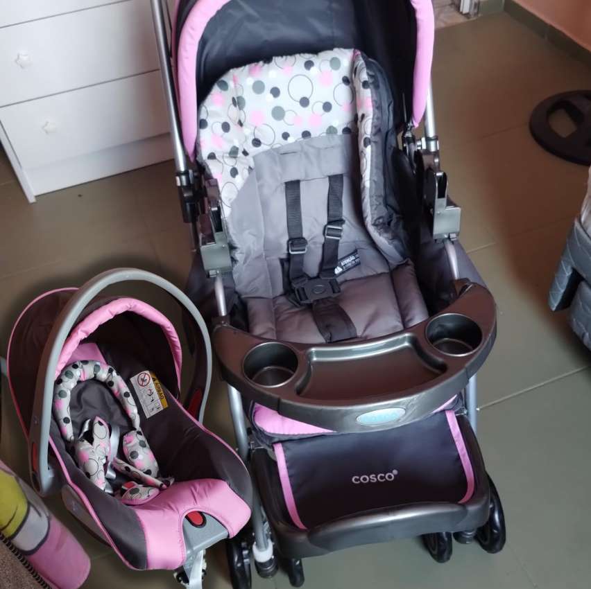 Carrinho de Bebê Travel System Reverse Rosa com Bebê Conforto – Cosco na Amazon