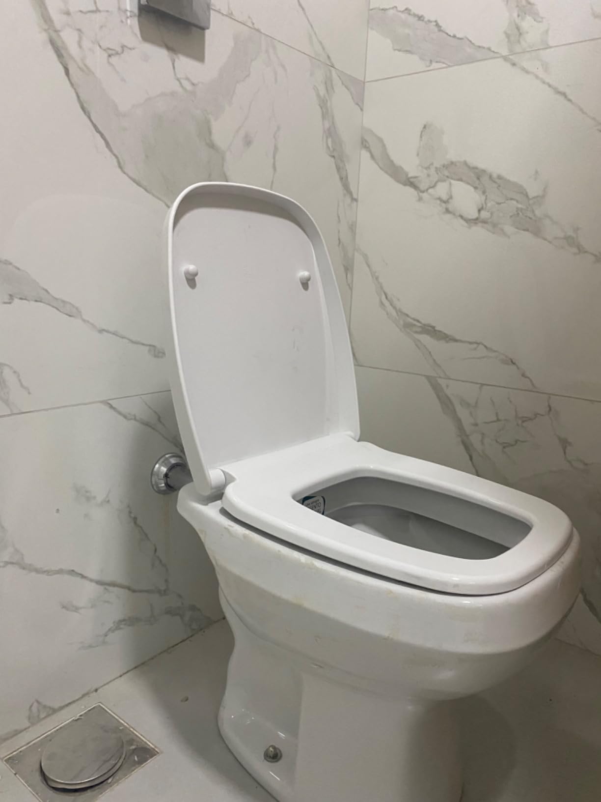 Celite Kit Bacia Convencional, Assento Polipropileno Soft Close e Complementos de Instalação City, Cor: Branco na Amazon