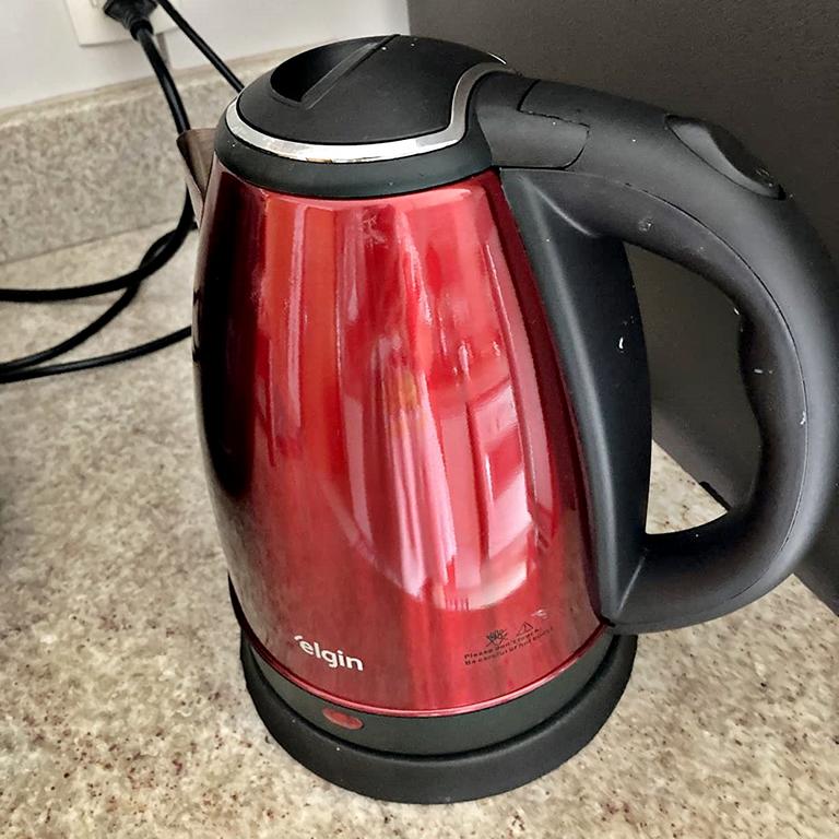 Chaleira elétrica Inox Elgin em Inox Sem fio 1,8 Litros Vermelha 220V na Amazon
