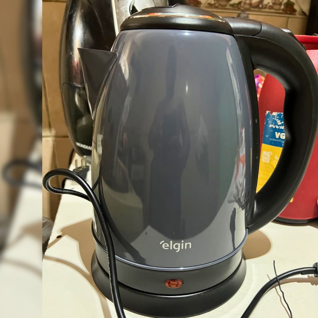 Chaleira Elétrica Inox Elgin Sem fio 1,8 Litros Cinza Lunar na Amazon