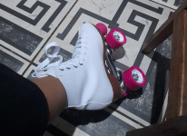 Chicago Patins Clássicos Femininos e Meninas – Patins Quadriciclo Branco Premium – Tamanho 6 na Amazon