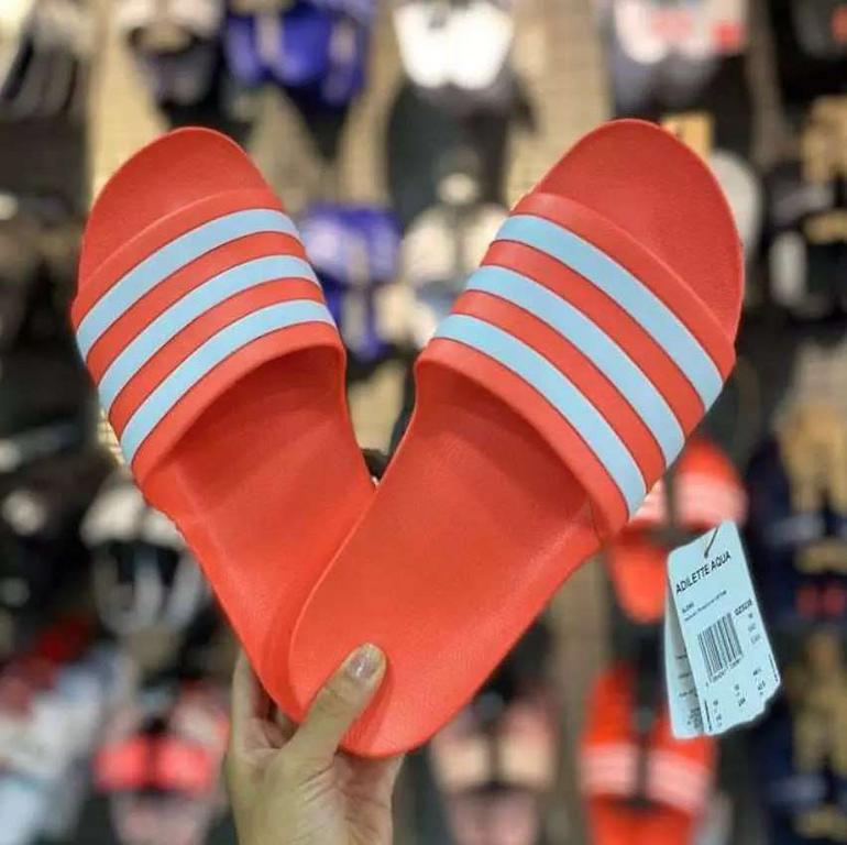 Chinelo Adilette Aqua (UNISSEX) – Adidas na Magazine Luiza