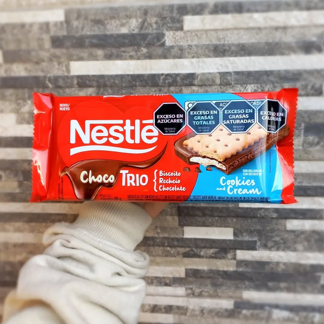 Chocolate Chocotrio NESTLÉ Cookies & Cream 90g na Amazon