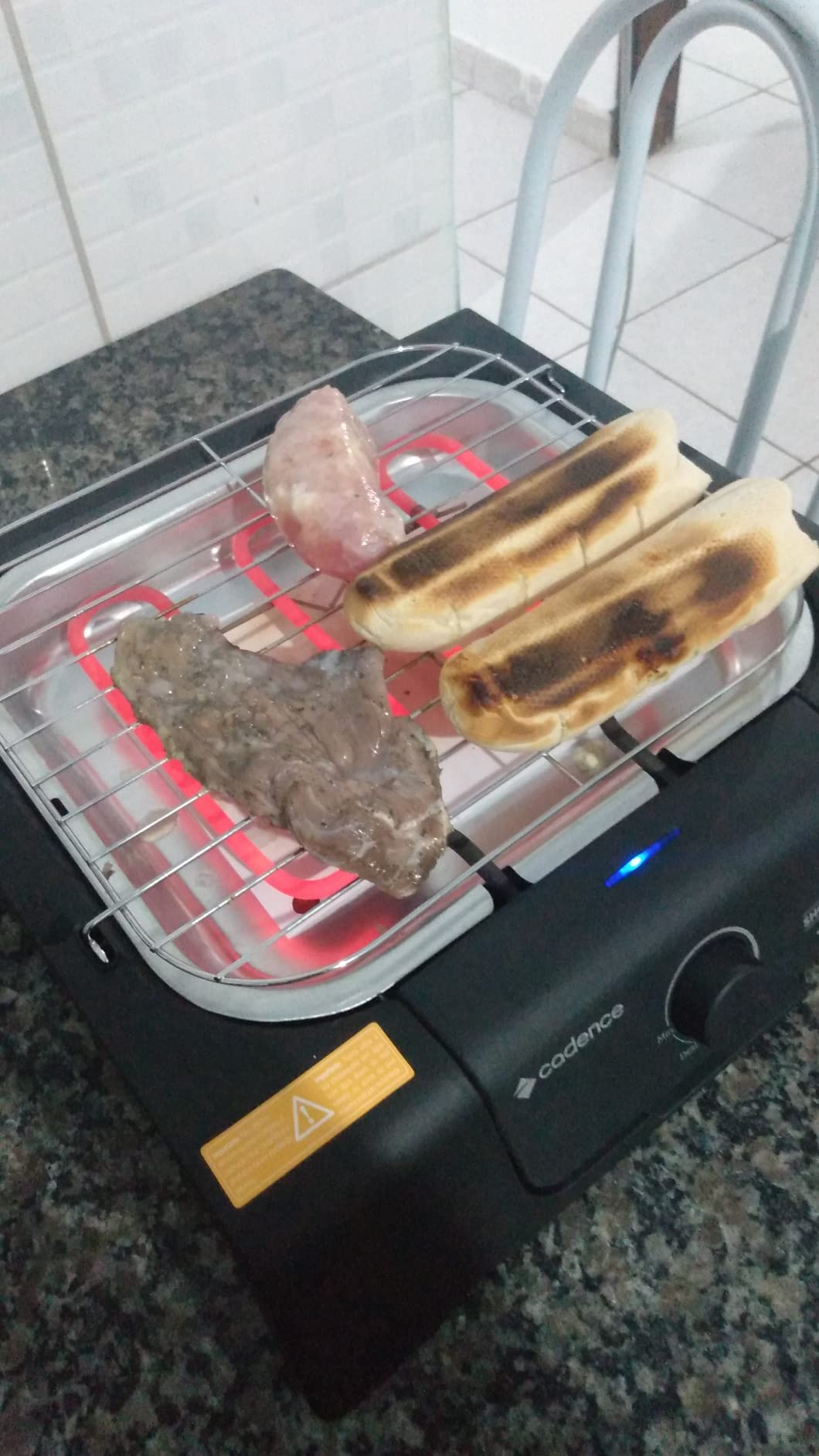 Churrasqueira Grill Eletrica Cadence Short, 1200W, Preto, GRL805 na Amazon