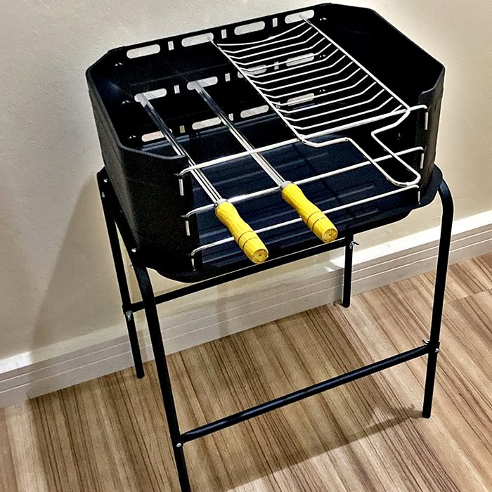 Churrasqueira Portátil Móvel Pro Tork Grill Machine Com Grelha + Espetos na Amazon