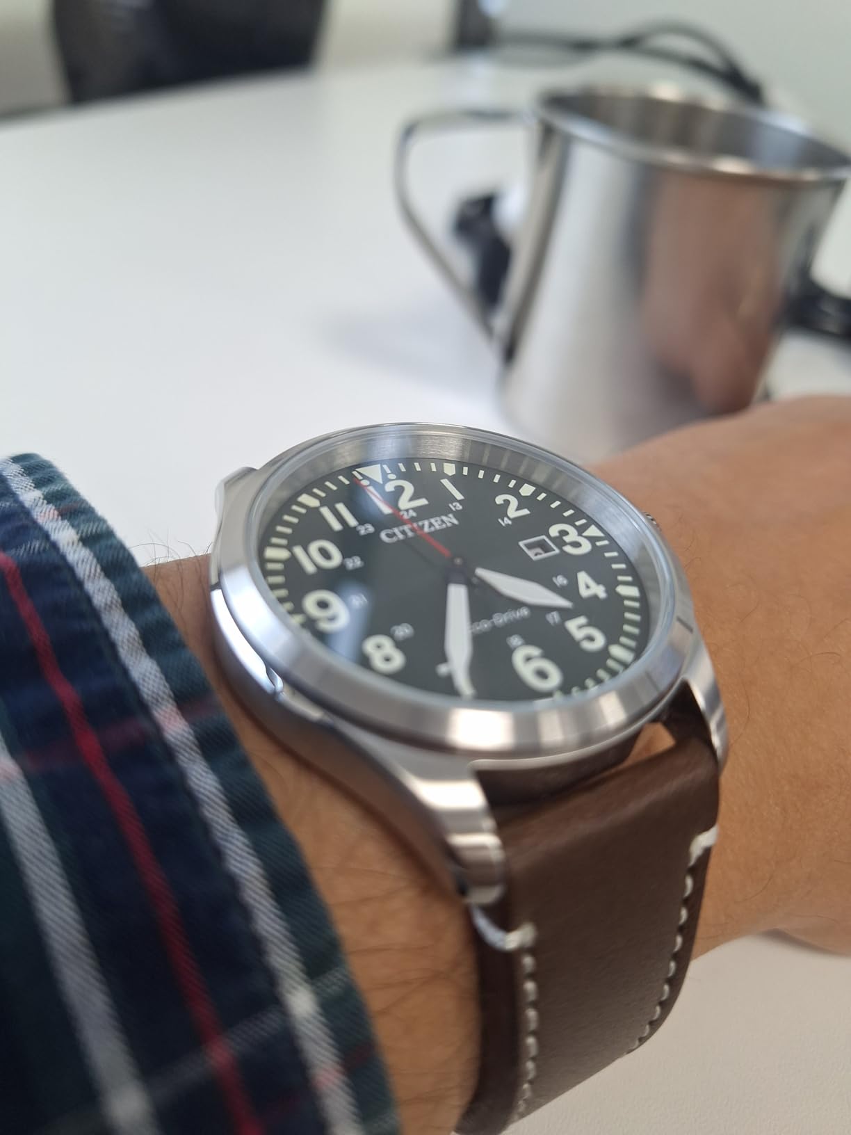 Citizen Relógio masculino esportivo casual Garrison com pulseira de couro ecológico com 3 ponteiros, marcadores árabes, aço inoxidável, relógio de campo na Amazon