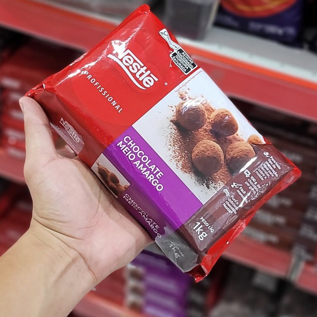 Cobertura NESTLÉ Chocolate Meio Amargo Professional 1kg na Amazon
