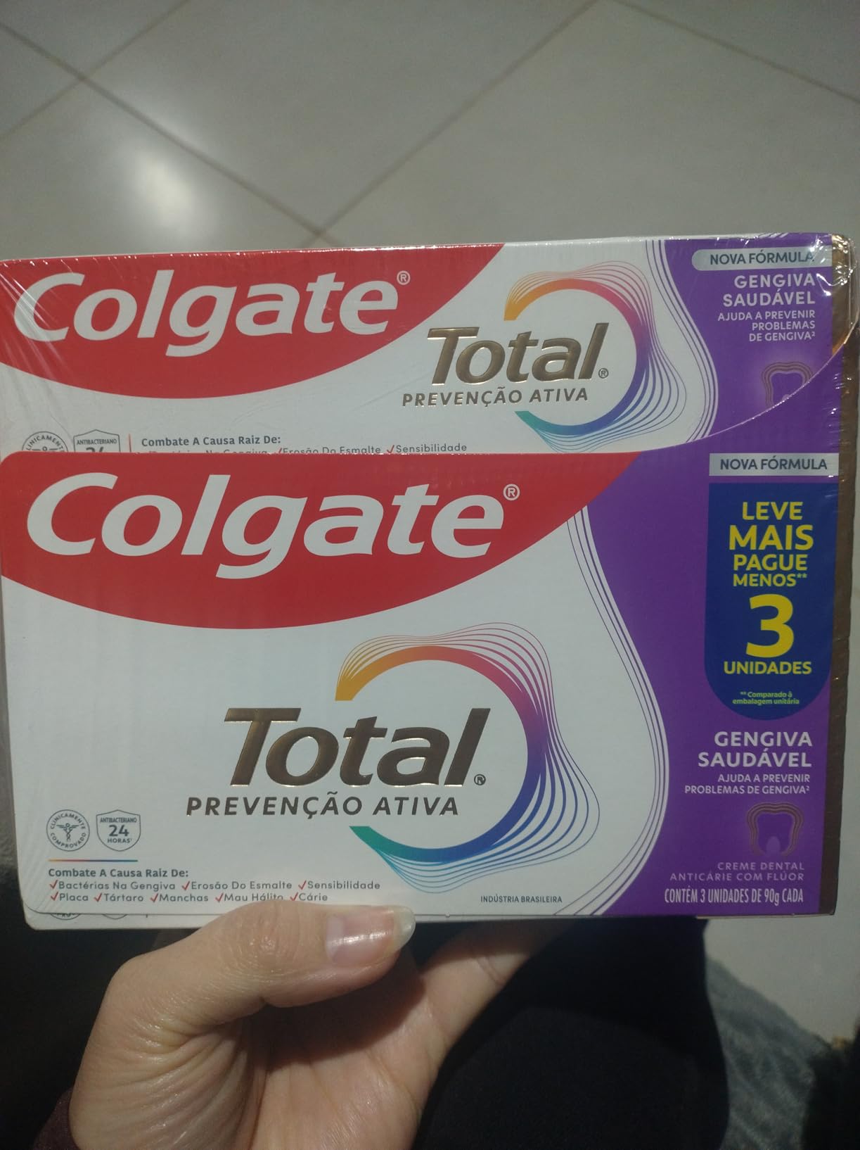 Colgate Creme Dental Total Gengiva Reforçada 90G 3 Unid na Amazon