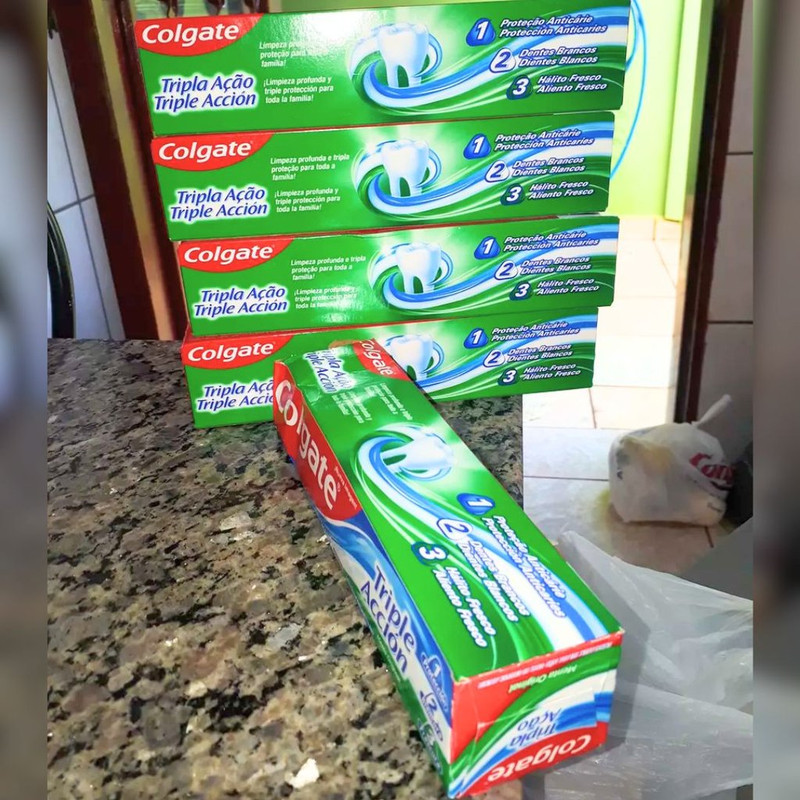 Colgate Creme Dental Tripla Ação Menta 90G Pacote Com 6 Unidades na Amazon