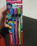 Colgate Escova Dental Colgate Ultra Soft, 3 Unidades, (cores sortidas) na Amazon