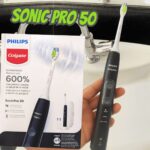 Colgate Philips Sonic Pro 50 – Escova De Dente Elétrica Recarregável Bivolt Com 2 Refis E Estojo De Viagem na Amazon