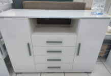 Cômoda 4 Gavetas 2 Portas Araplac – Nairóbi na Magazine Luiza