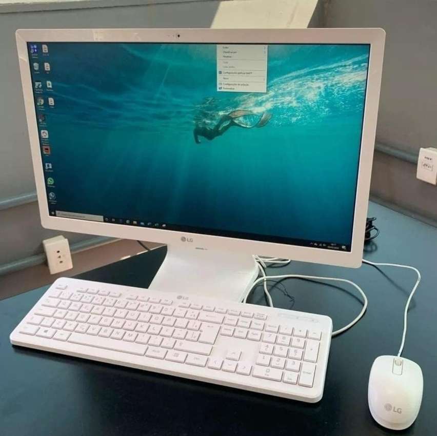 Computador All In One LG 22V280 Celeron, 4GB DDR4, 500GB, Windows 11 Home, Branco – L.BY42P2 na Magazine Luiza