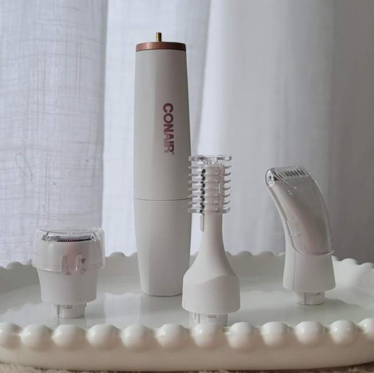 CONAIR Depilador Feminino Aparador Facial e Corporal All-In-One – 5 Acessórios, Sem Fio, Pilha na Amazon