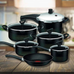 Conjunto com 6 peças ANTIADERENTE, “são excelentes o material é ótimo na Amazon